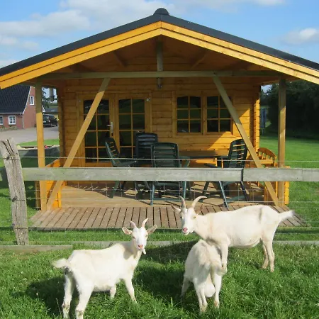 Clausen - Mit 4 Schlafzimmern, 2 Baedern, Aufenthaltsraum Mit Kamin Und Garten Appartamento Janneby