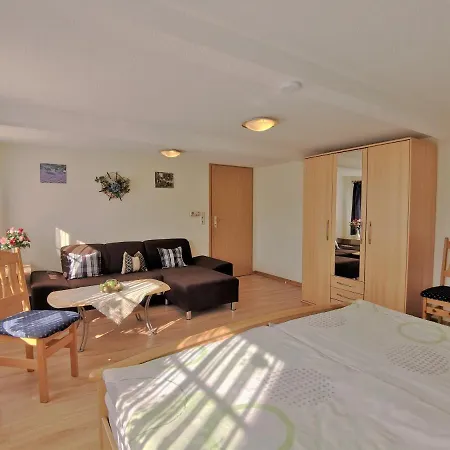 Clausen - Mit 4 Schlafzimmern, 2 Baedern, Aufenthaltsraum Mit Kamin Und Garten *